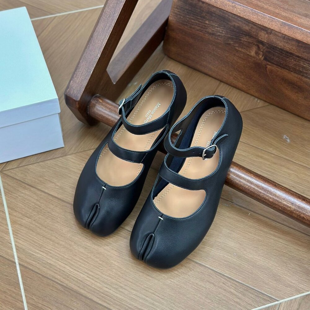 Maison Martin Margiela Black Tabi Loafers for women